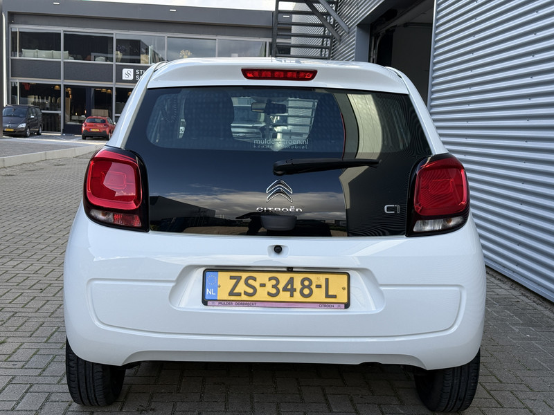 48651535-14.jpg