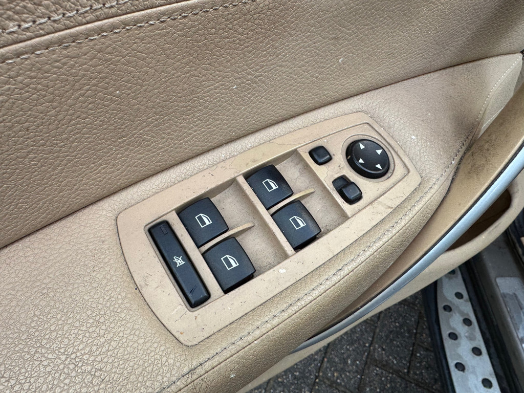 48655779-12.jpg