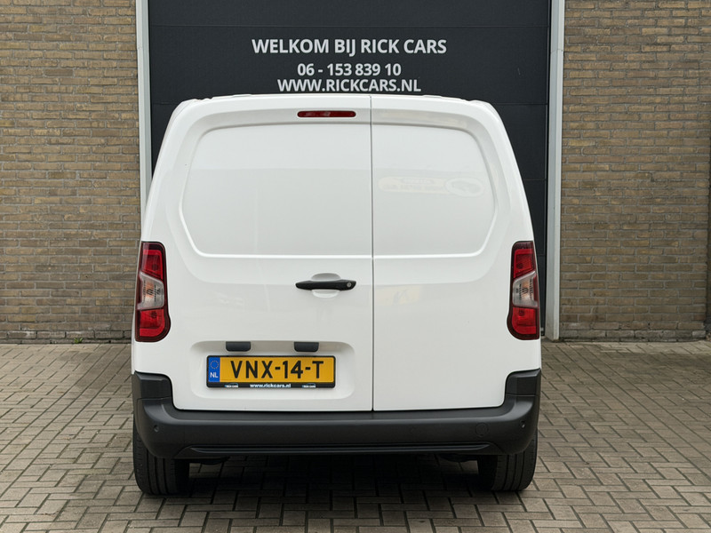 535618095-100-10.jpg