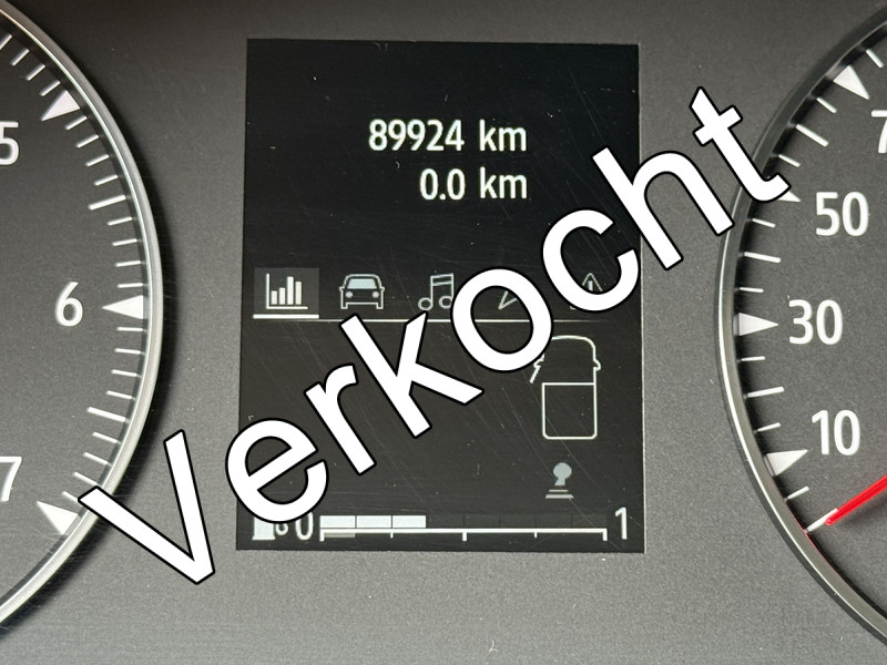 697391986-100-2.jpg