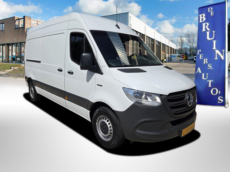 559309119-100