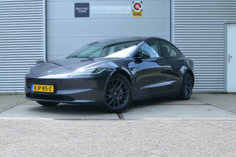 686998569-100