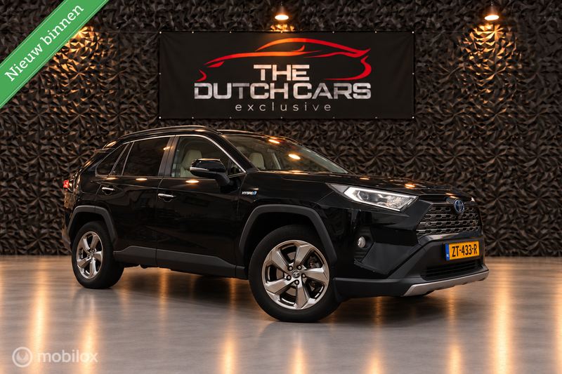838823405-100